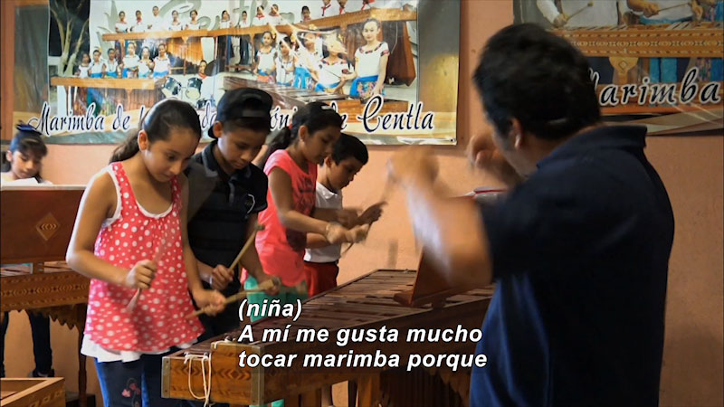 Still image from Our Musical Adventure: Centla and Capulalpam de Méndez (Spanish)