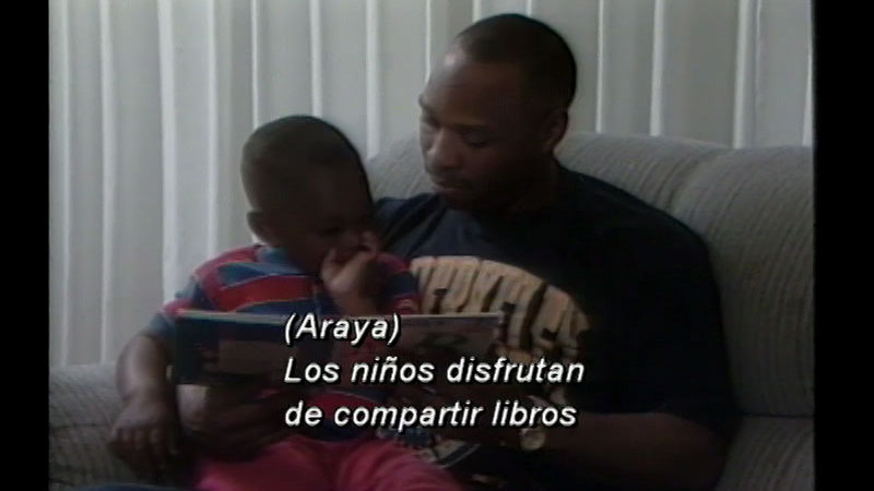 Still image from Reading To Children (Spanish)