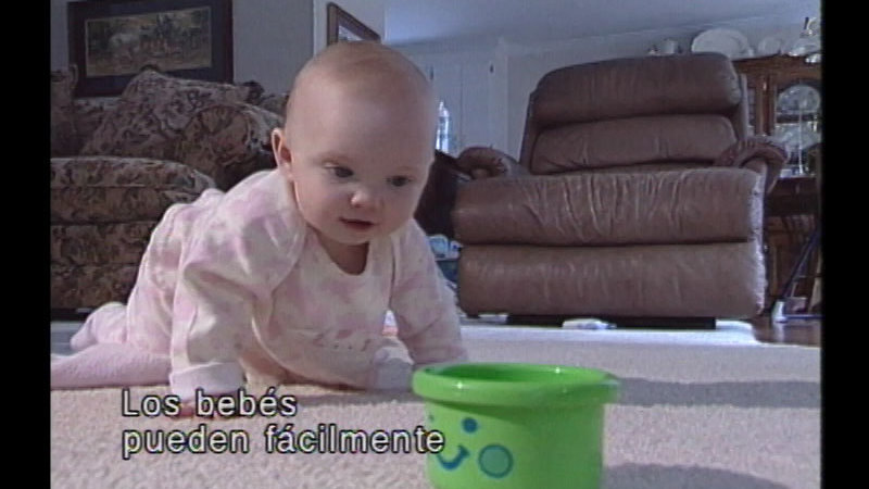 Still image from The Baby Care Workshop: Safe And Sound (Spanish)
