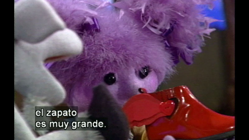 Still image from Salsa 29: The Red Shoes (Spanish)