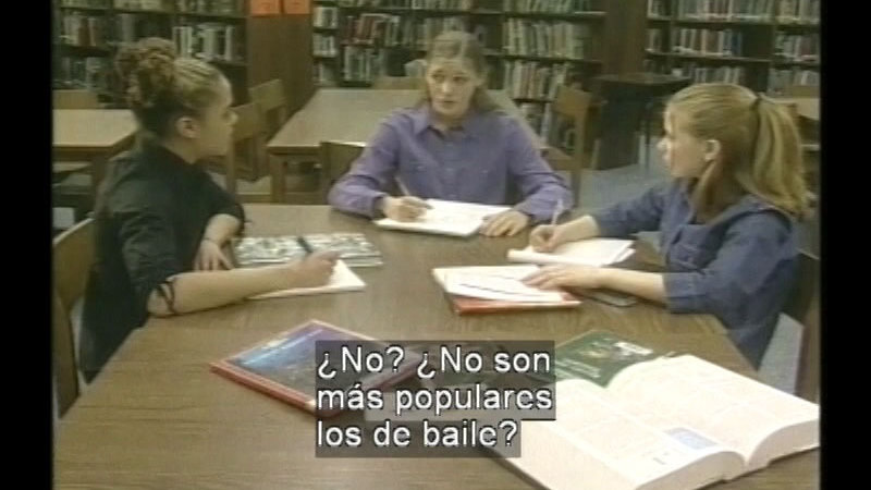 Still image from Straight Talk About Self-Image (Spanish)