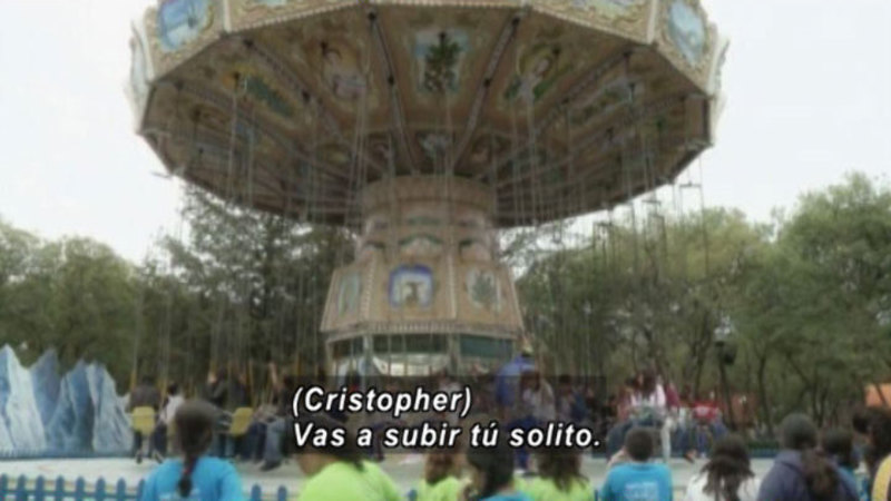 Still image from La Lleva-Mexico City, Let Us Take You To The Big City (Spanish)