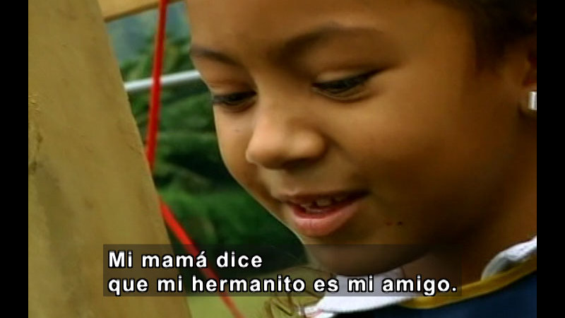 Still image from Vox Populi-Friendship (Spanish)