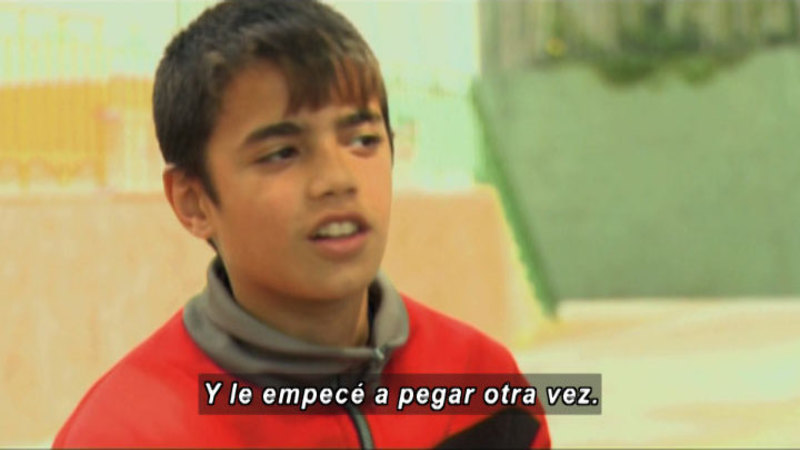 Still image from S.O.S. Interveners: Fights (Spanish)