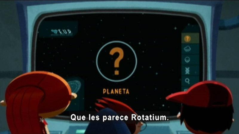 Cartoon of three people standing in front of a computer screen. Spanish captions.