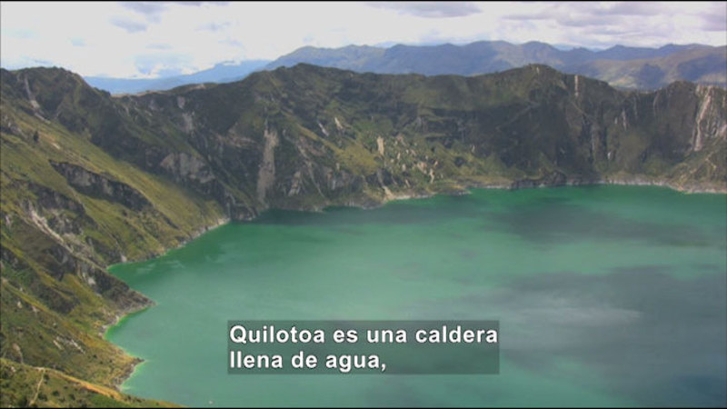 Still image from Science Video Vocab: Caldera (Spanish)