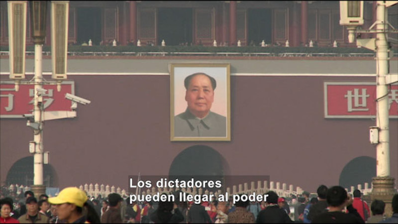 Still image from Social Studies Video Vocab: Dictatorship (Spanish)