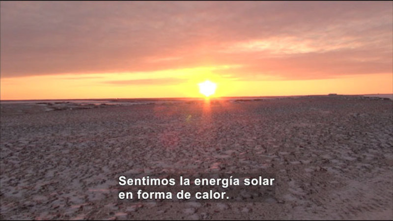 Still image from Science Video Vocab: Solar Energy (Spanish)