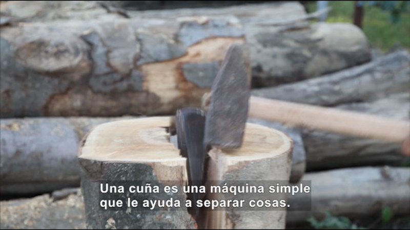 Still image from Science Video Vocab: Wedge (Spanish)