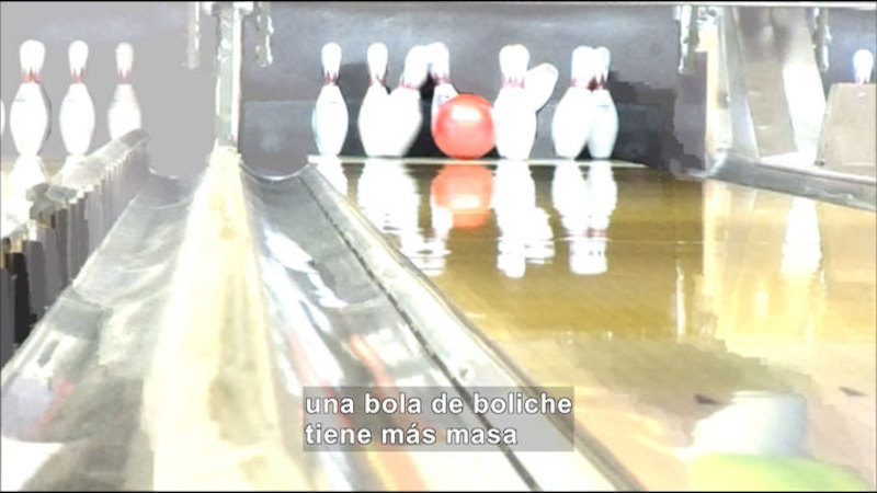 Still image from Science Video Vocab: Momentum (Spanish)