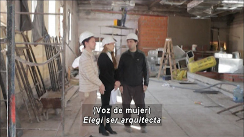 Still image from Don't Let Prejudices Talk For You: Gender Role (Spanish)