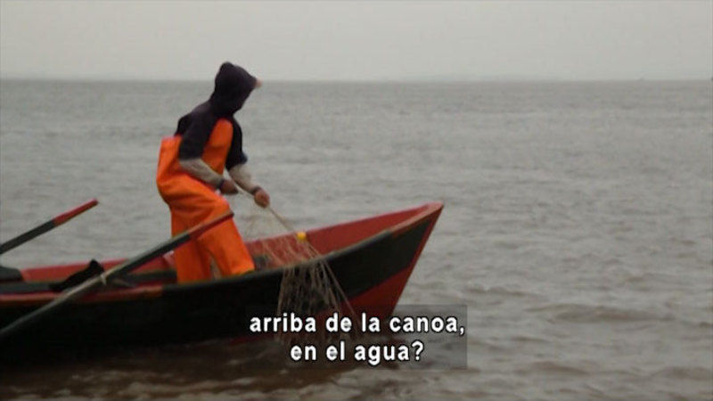 Still image from Pedro Pescador: A Neighbor, A River (Spanish)