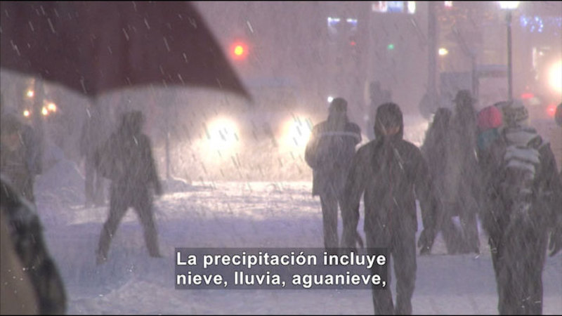Still image from Science Video Vocab: Precipitation (Spanish)
